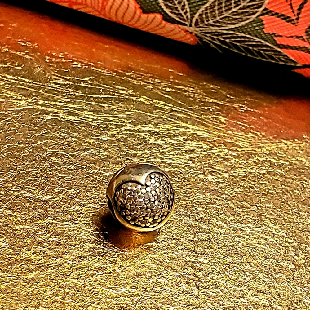 1 of 2 in my closet Pandora Heart Pave Clip